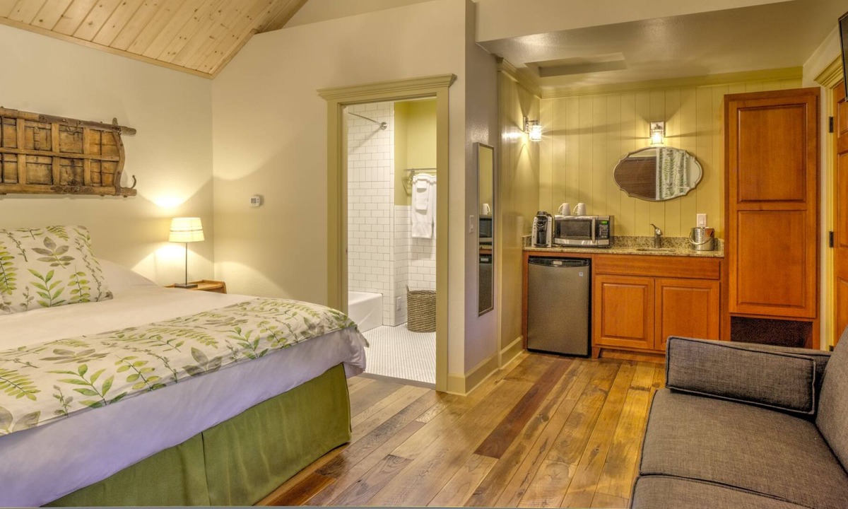 McCloud Hotel | Shasta View Lodge