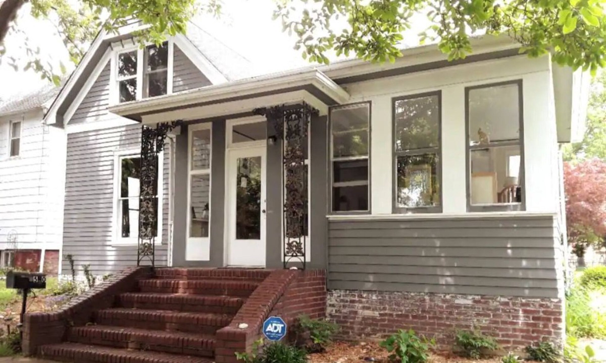 Harrisburg House | Shawnee Forest In Town Retreat