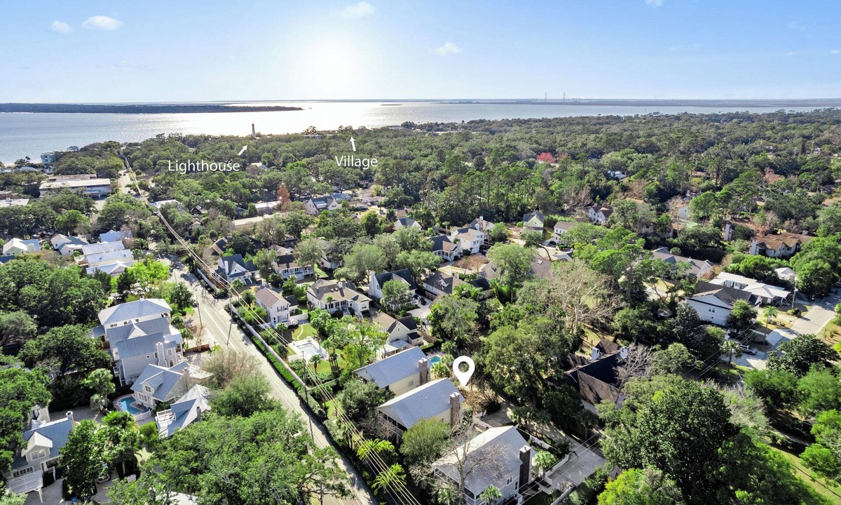 Demere Park House | Shayna Playa near Village and Beach with a pool, sleeps 10