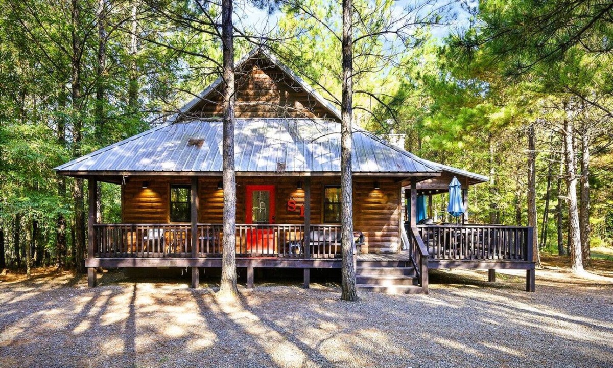 Broken Bow Cabin | Shear Pleasure|Romantic|Farmhouse Style