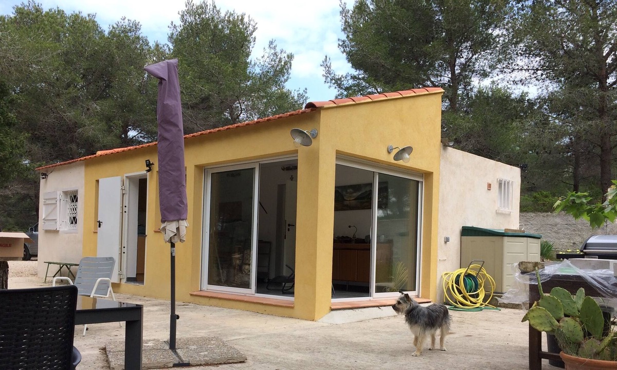 Martigues House | Shed under the pines