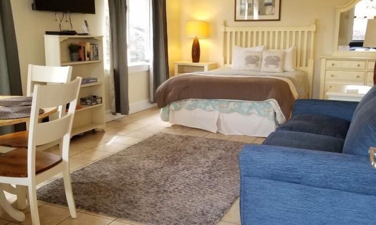 Edgecomb Apartment | Sheepscot Harbour Studio #207