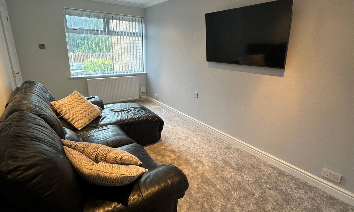 Mosborough House | Sheffield Edge Hideaway