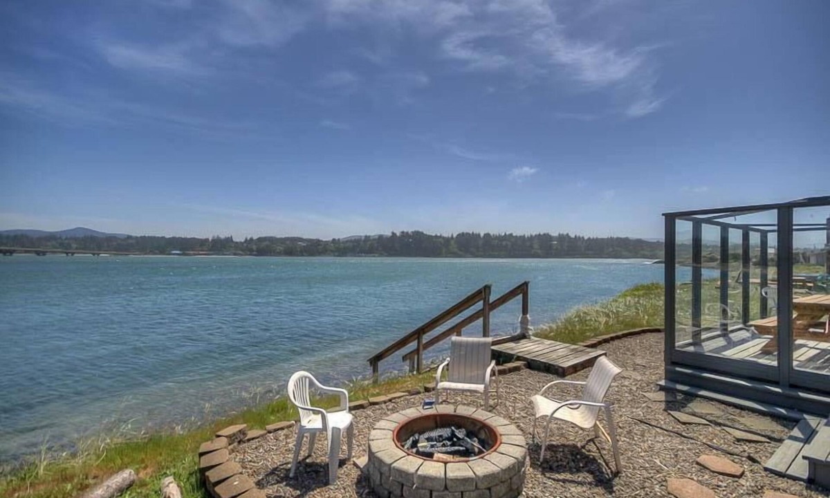 Bayshore House | Shell Haven