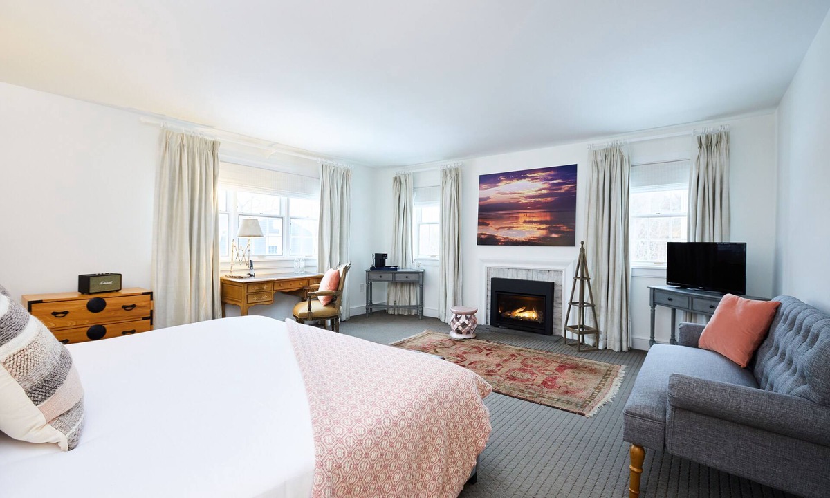 Haversham Hotel | Shelter Harbor Inn