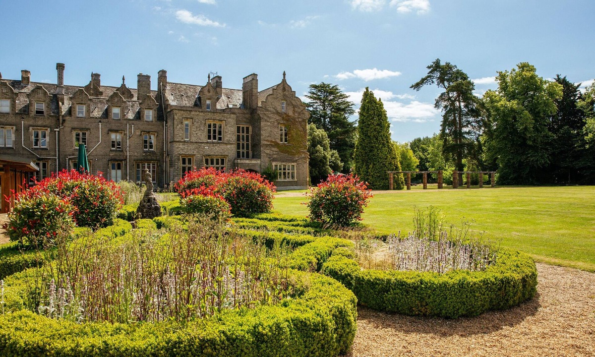 Hemel Hempstead Hotel | Shendish Manor Hotel & Golf Course