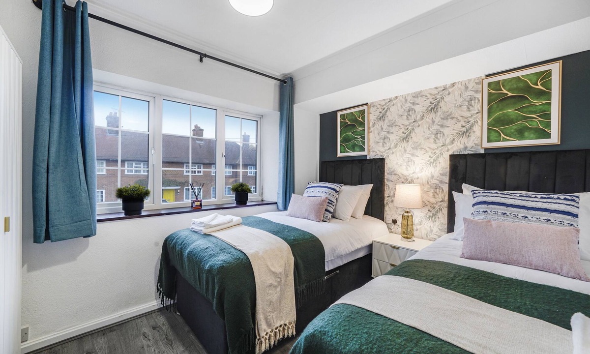 College Park and Old Oak House | Shepherds Bush Abode