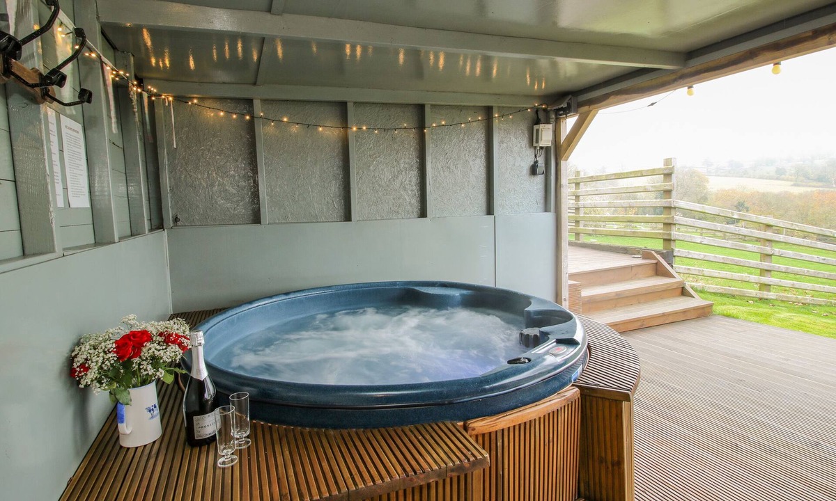 Farden Cottage | Shepherds Cabin at Titterstone