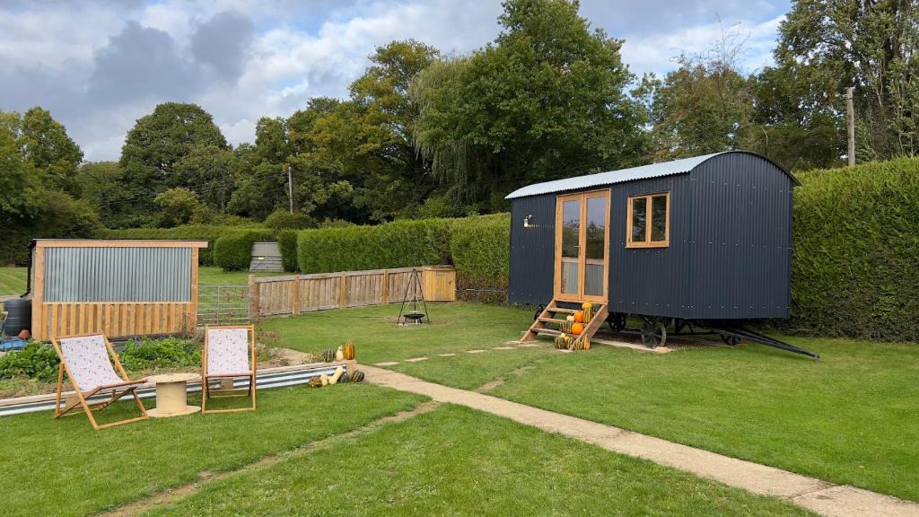 Wadhurst Cabin | Shepherds Hut at Cedar Gables