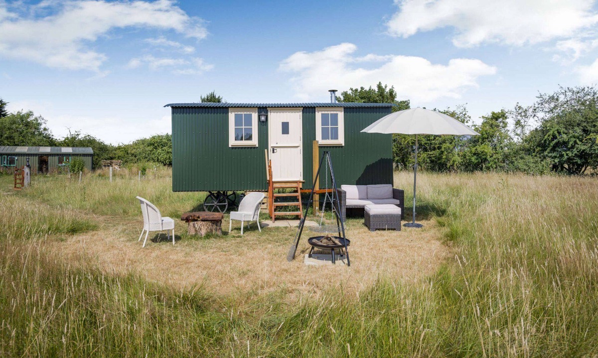 Shipton under Wychwood Cabin | Shepherds Hut in the Cotswolds - Littlestock