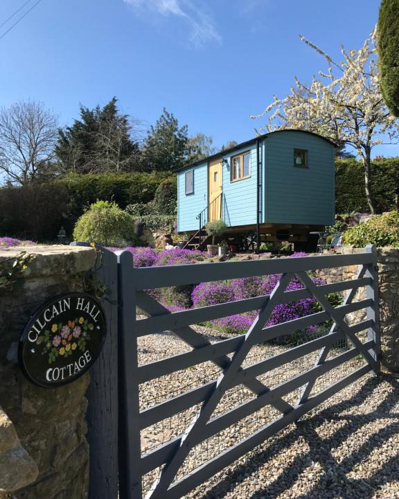 Cilcain House | Shepherds Hut in the Hills - Nr. Mold