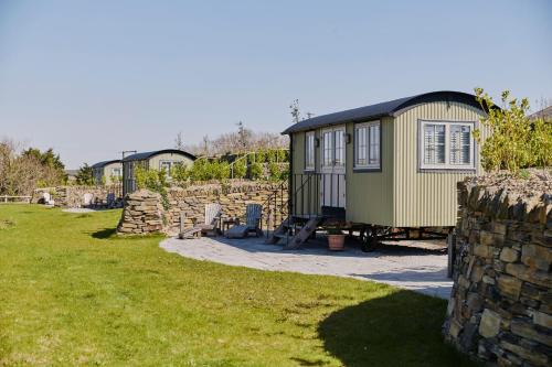 St Merryn Cabin | Shepherds Huts at The Cornish Arms