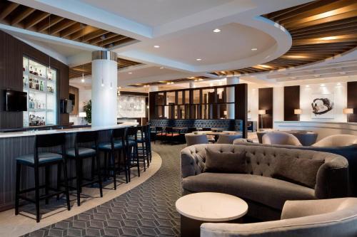 Calgary Hotel | Sheraton Cavalier Calgary Hotel