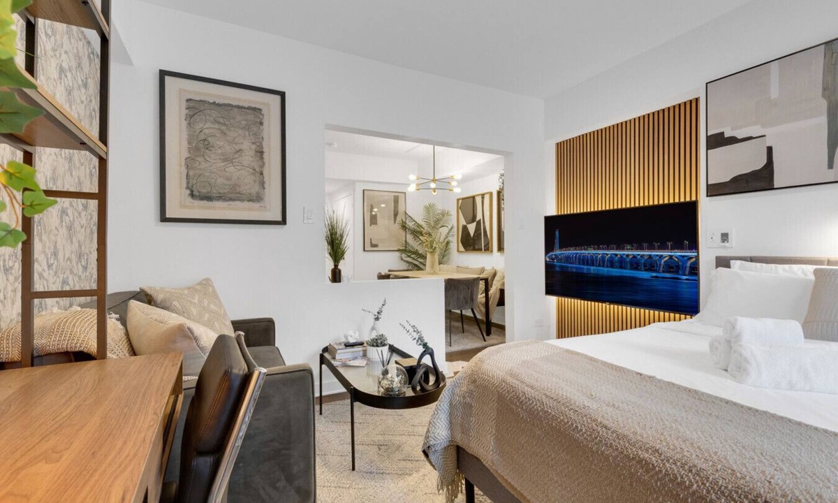 Milton Park Apartment | Sherbrooke 101 Downtown Montreal | Balcony, Queen Bed, Sofa Bed, Parking & TV