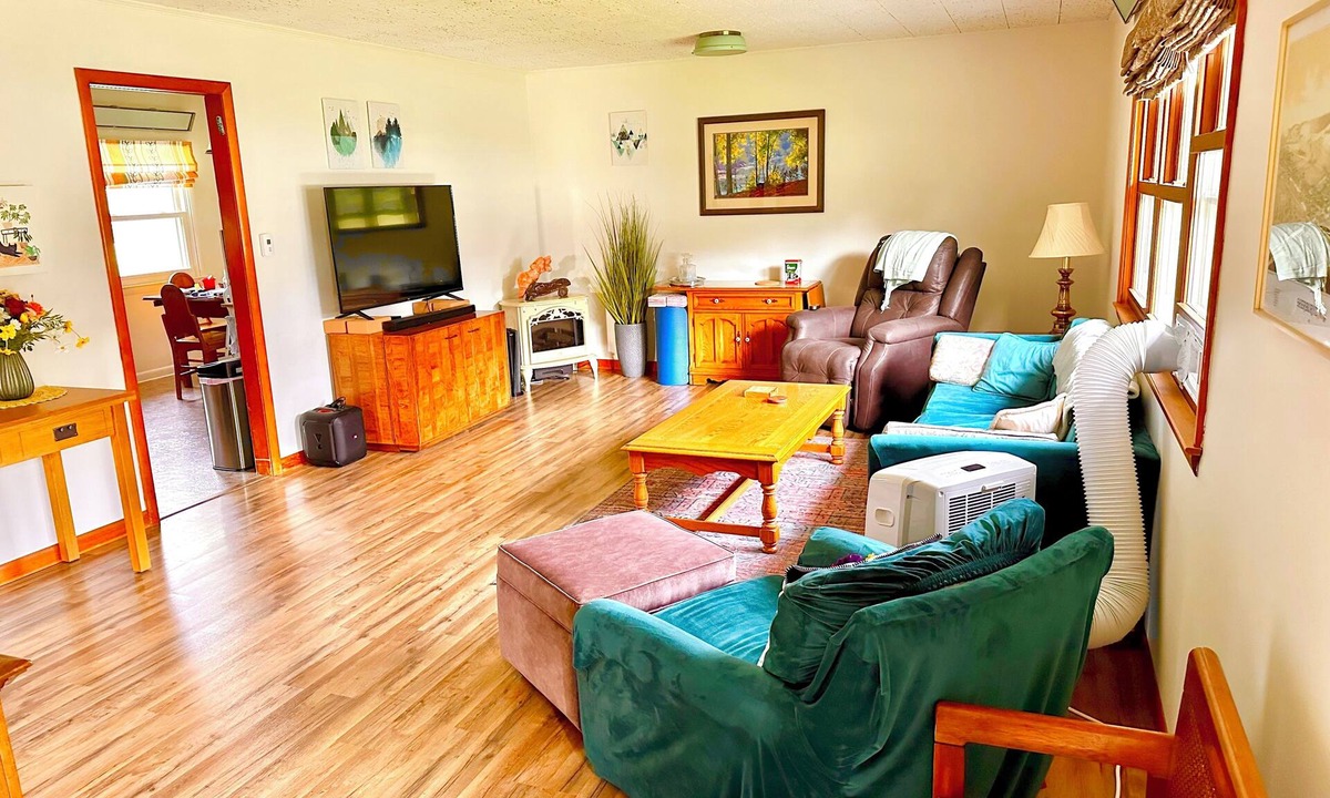 Sherburne House | Sherburne Oasis — Great for Colgate events! Dog-friendly.