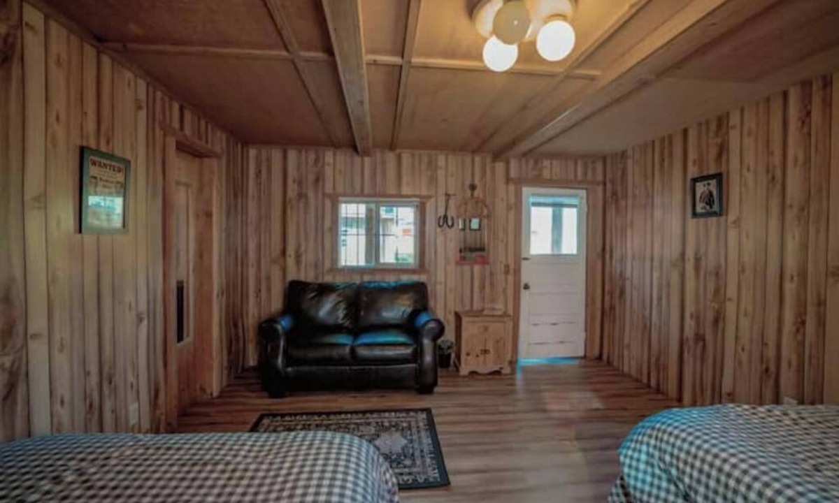 Ririe Apartment | Sheriff's Office Cabin At Mountain River Ranch