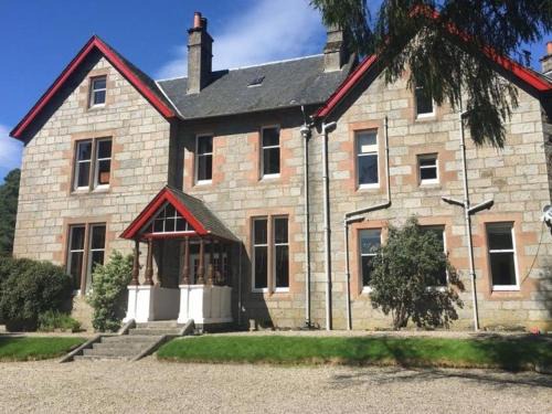 Newtonmore House | Sherramore Lodge
