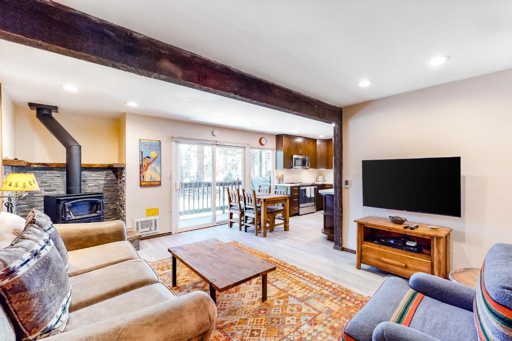 Mammoth Lakes Apartment | Sherwin Villas B13