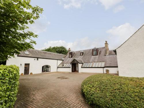 Falkirk House | Shieldhill Farm House