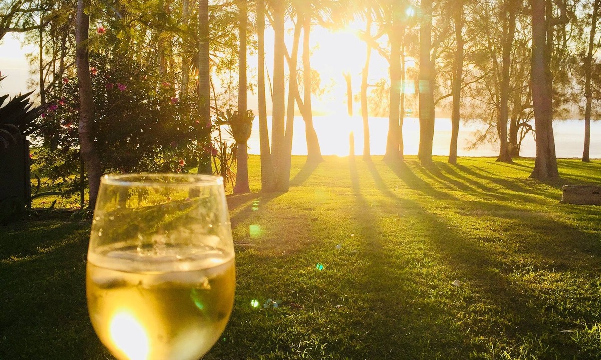 Bonnells Bay House | Shingles Delight (sleeps 12)