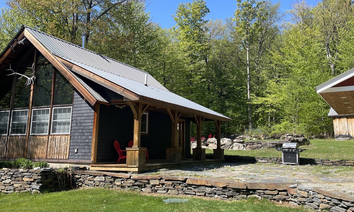 Wardsboro Ski Chalet | Shiny Elk Chalet | Between Mt Snow & Stratton Mt