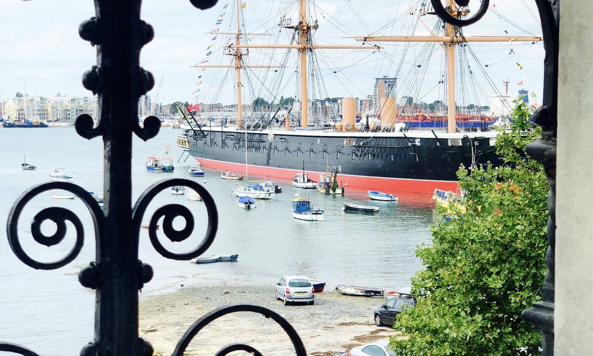 Portsmouth Hotel | Ship Leopard Hotel – No Children