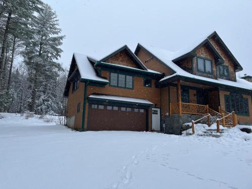 North Creek Apartment | Shiraz House