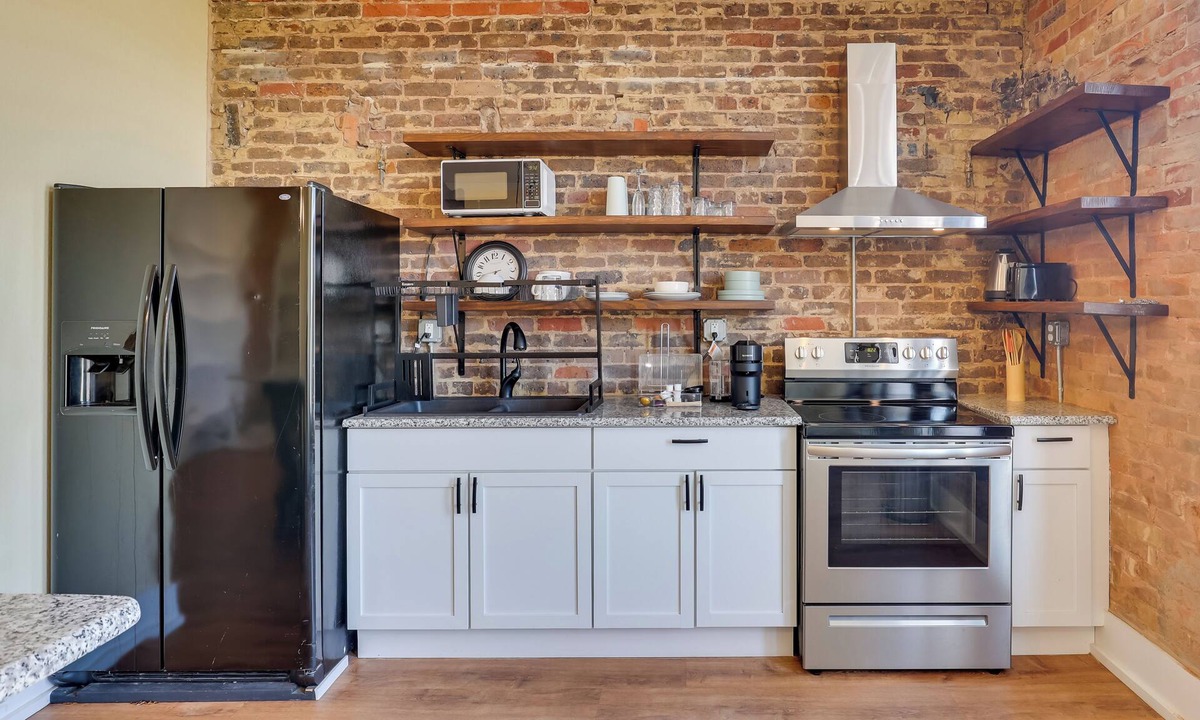 Marshall Apartment | Shop, Dine & Unwind at Historic Dtwn Marshall Apt