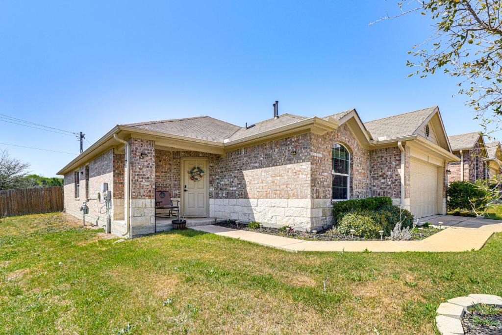 McNeil House | Shop, Dine & Unwind: Pet-Friendly Home in Austin!