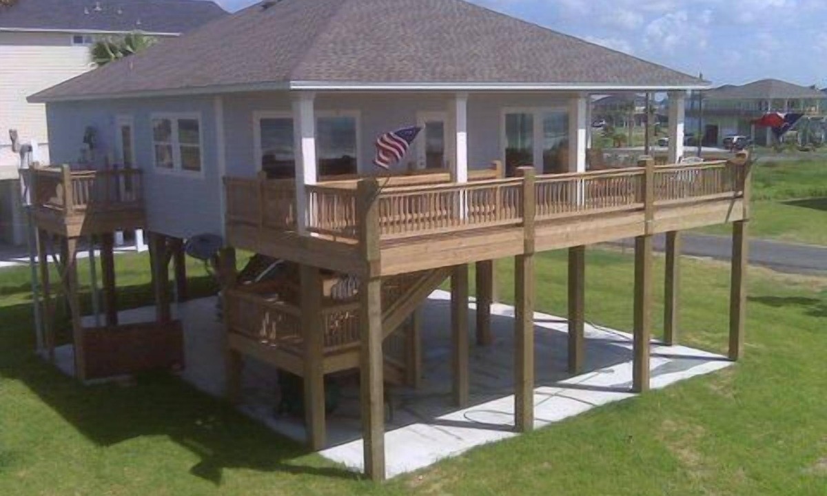Port Bolivar House | Shore Haven - 2 Bedrooms, 2 Bath, Sleeps 10 - Beach Front!