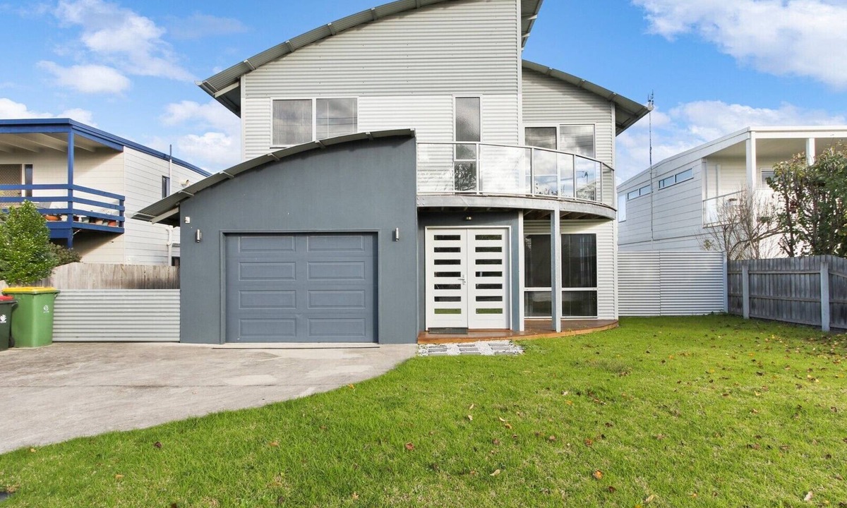 Lake Tyers Beach House | Shore Thing | Spacious Retreat for 15 Guests