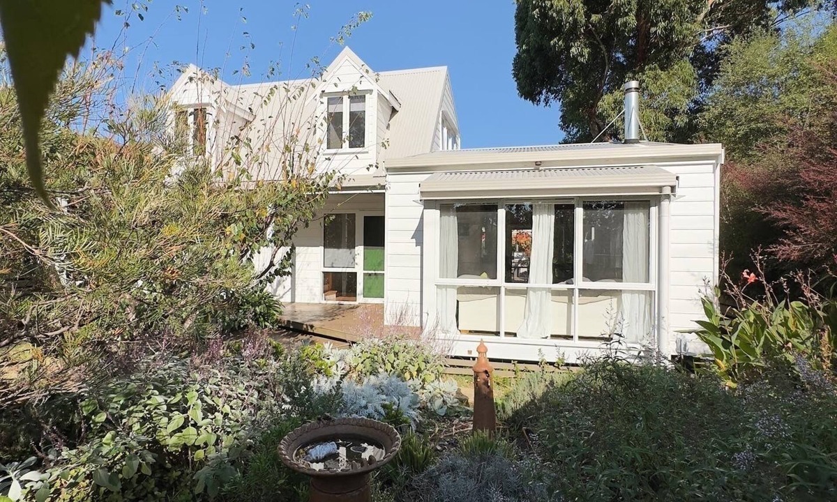 Shoreham House | Shoreham Cottage by the sea