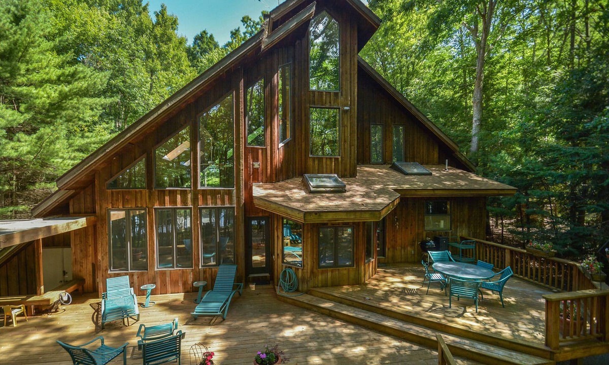 Swanton House | Shoreline Chateau | Private Dock, Fire Pit, Views!
