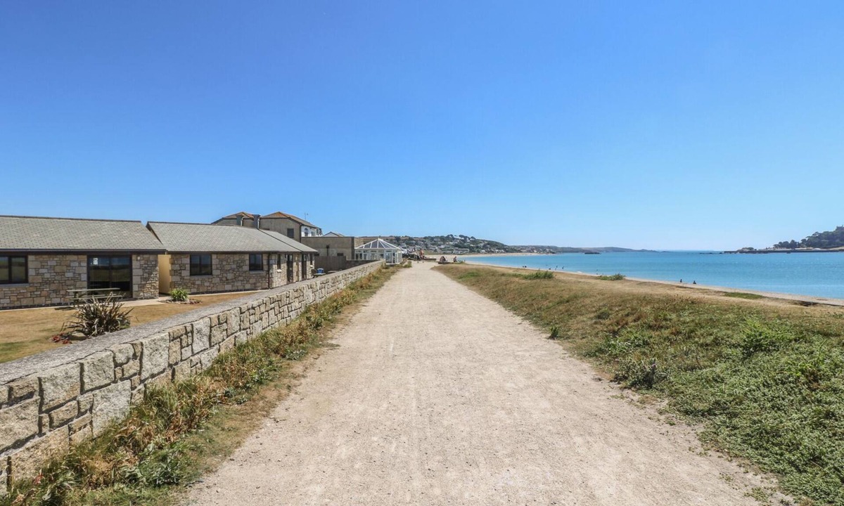 Longrock Cottage | Shoreline