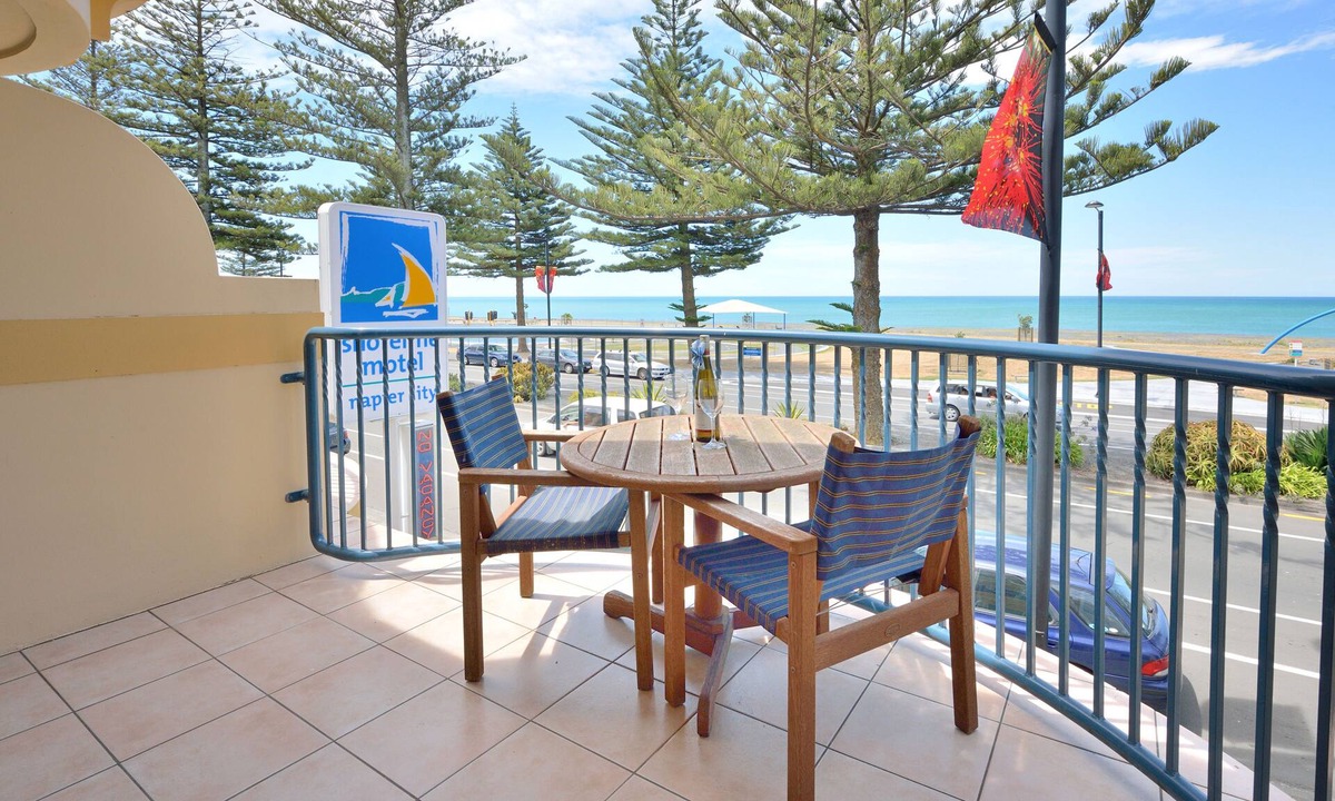 Napier Hotel | Shoreline Motel