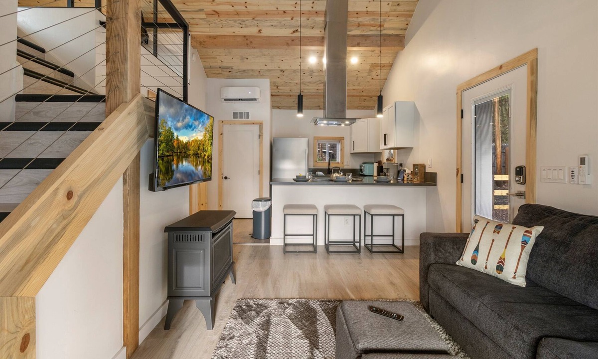 Pinetop-Lakeside Cottage | Shoreline Village Cabin 3