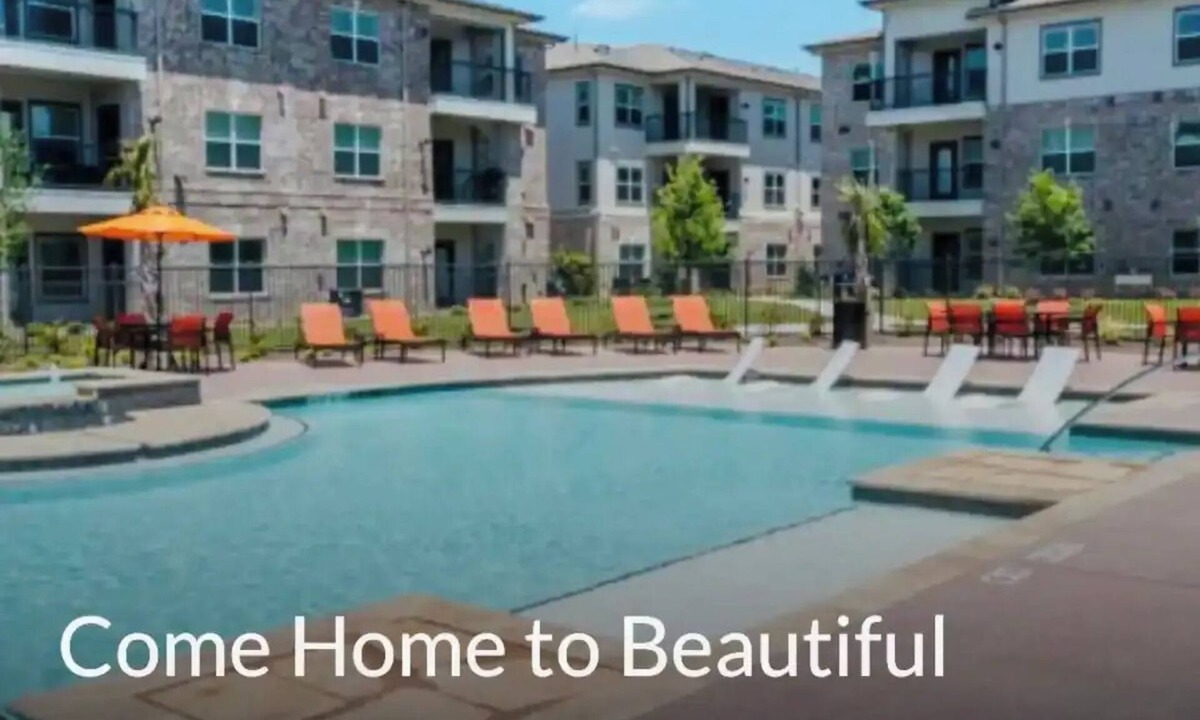 Texas City Apartment | Shoreside Retreat near Galveston w/Pool, Parking & WIFI