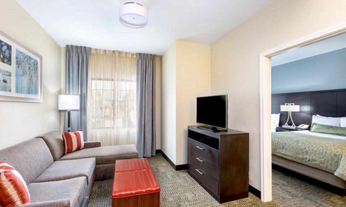 Glenhaven Condo | Short Drive to Texas A&M | Outdoor Pool + Business Center