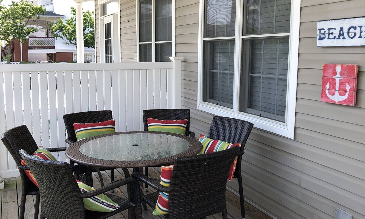 North End House | Short stays available in June & August.
