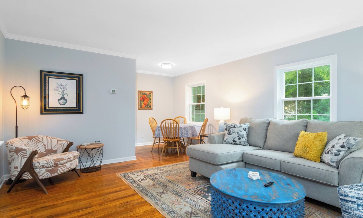 Downtown House | Short Walk to Alumni Mall Campus Entrance Moss Arts Center and Pk's