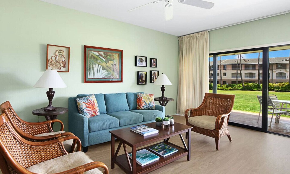 Bayview Condo | Short walktoBeach,PartialOceanView,PerfectLocation