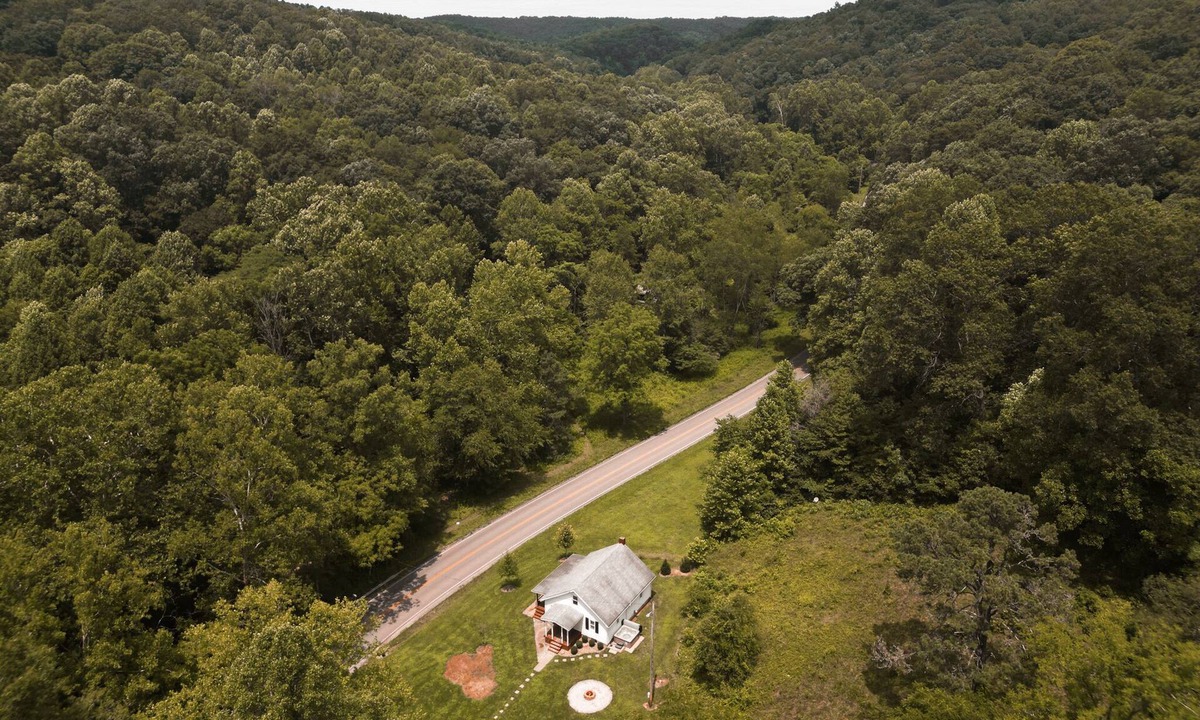 South Bloomingville Cabin | Shorty's Place | Hocking Hills, 80 Acres, Hot Tub