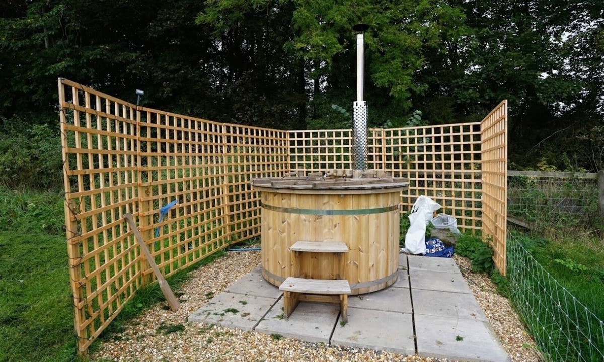 Hawick Cabin | Showman's Hut @ Westcote