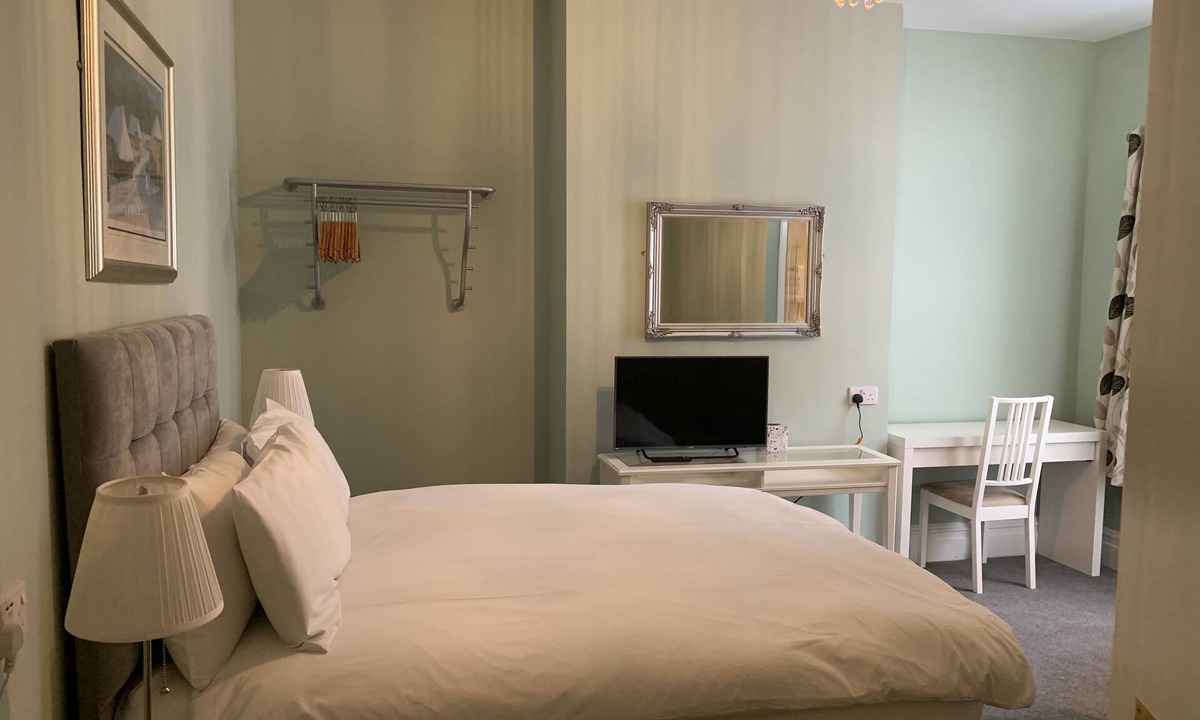 Spetchley Bed & Breakfast | Shrubbery Guest House