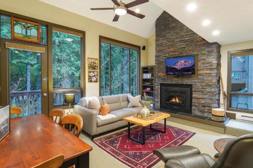 Deming House | Shuksan Suite