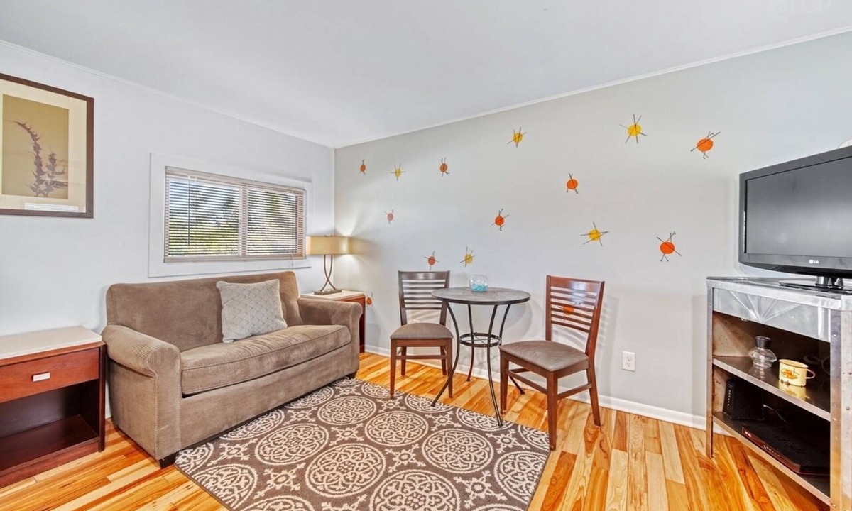 Fennville Apartment | Shull Apartment D