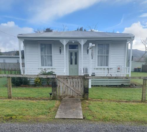 Waihi House | Shunters Cottage