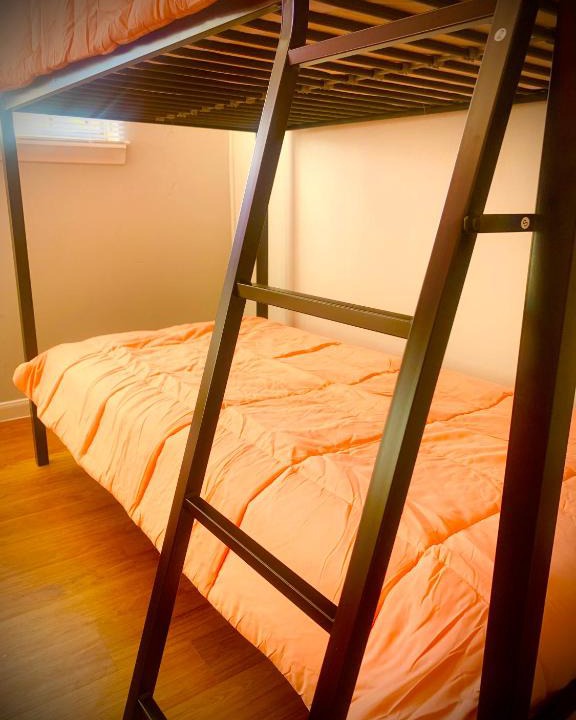 Southeast Houston Hostel | ShutEye Hostel