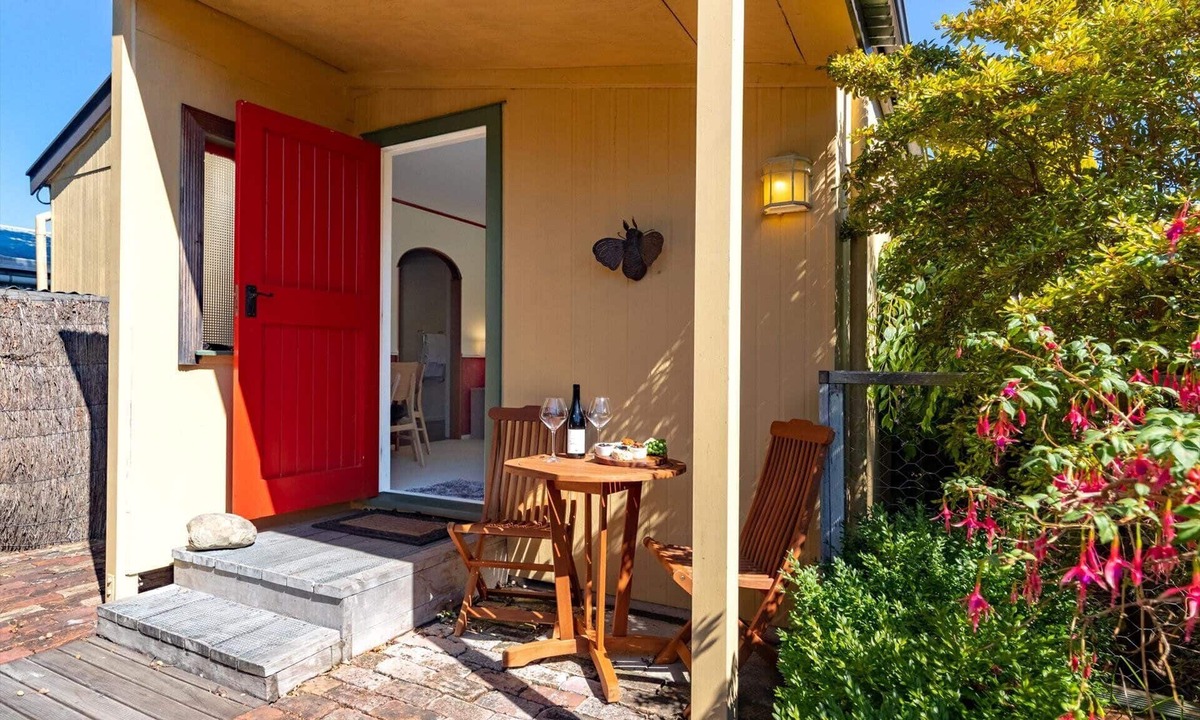 Greytown Bed & Breakfast | Shy Studio - Boutique accommodation in Greytown