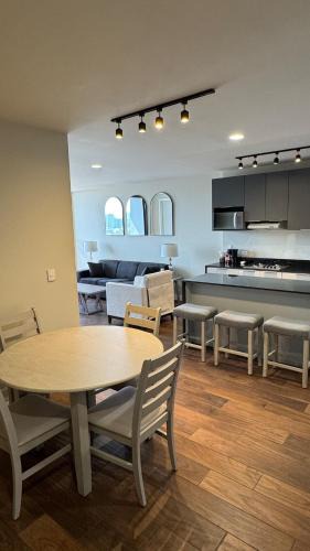 Avenida Revolucion Apartment | SIE7E NEW Condo